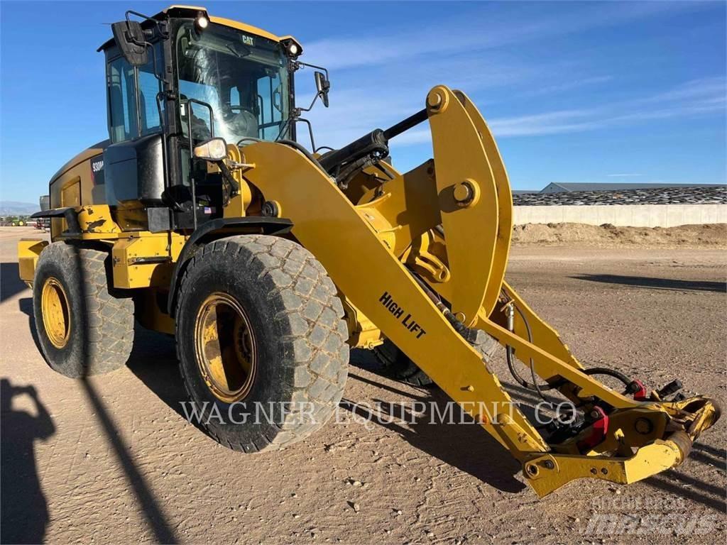 CAT 930M Gumikerekes homlokrakodók