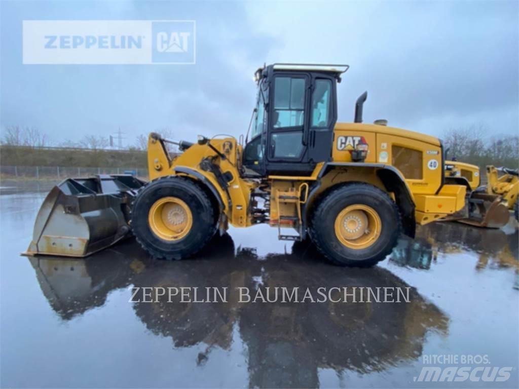 CAT 930M Gumikerekes homlokrakodók