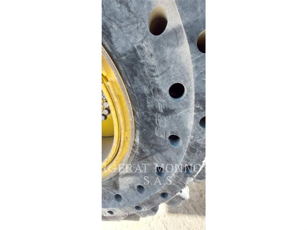 CAT 930M Gumikerekes homlokrakodók