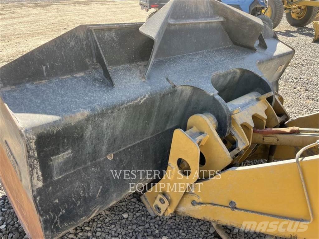 CAT 930M Gumikerekes homlokrakodók