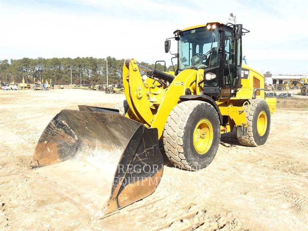 CAT 930M Gumikerekes homlokrakodók