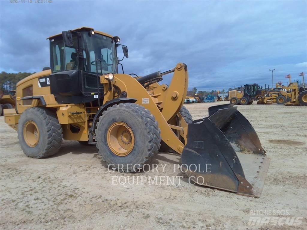 CAT 930M Gumikerekes homlokrakodók