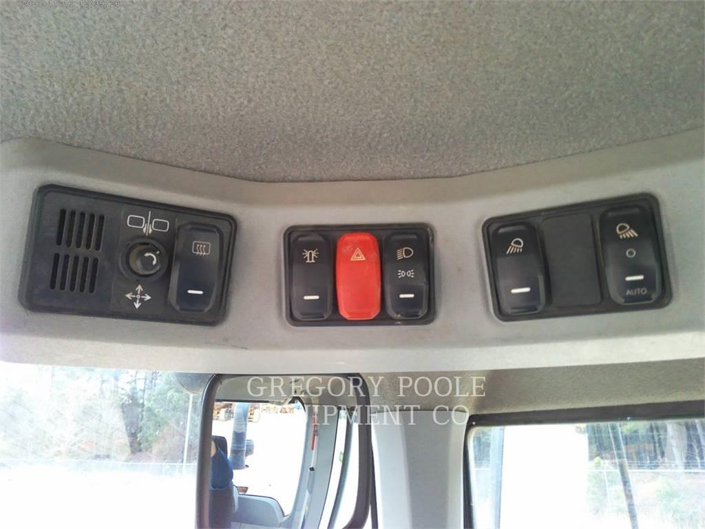 CAT 930M Gumikerekes homlokrakodók