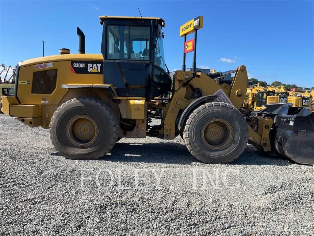 CAT 930M Gumikerekes homlokrakodók
