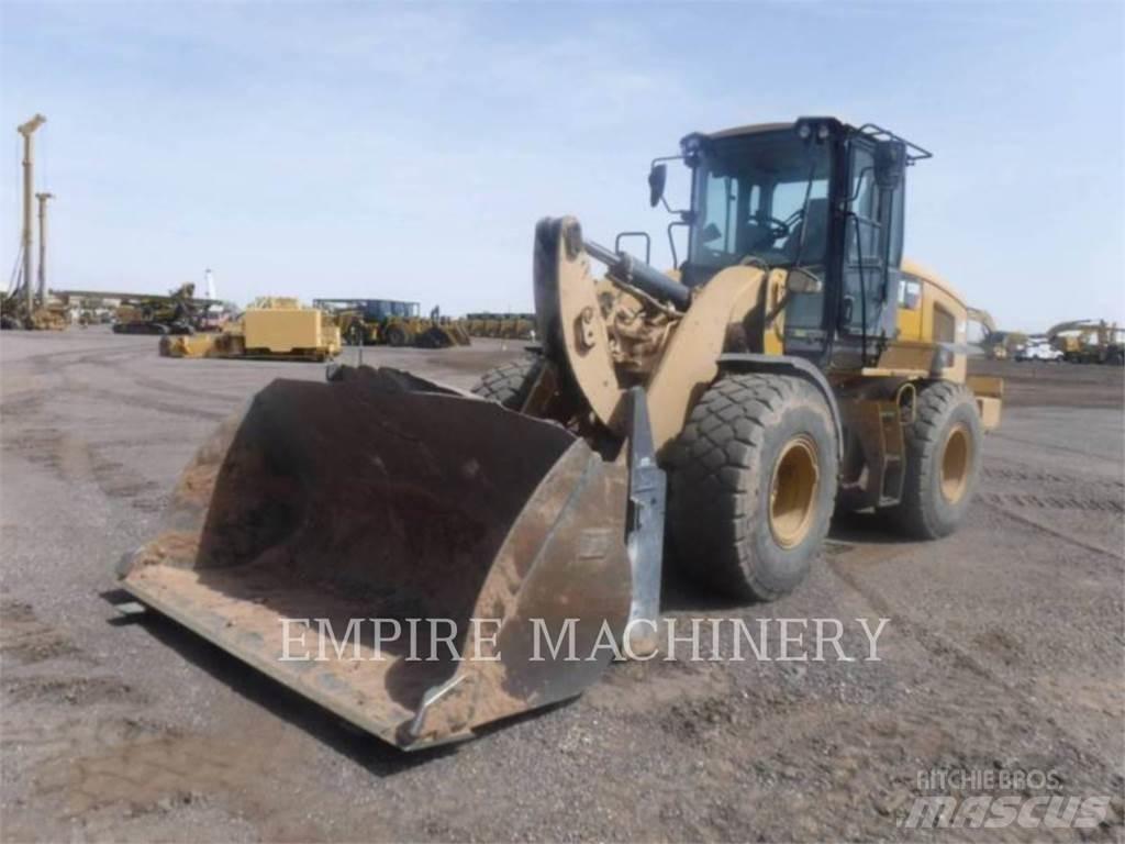 CAT 930M Gumikerekes homlokrakodók