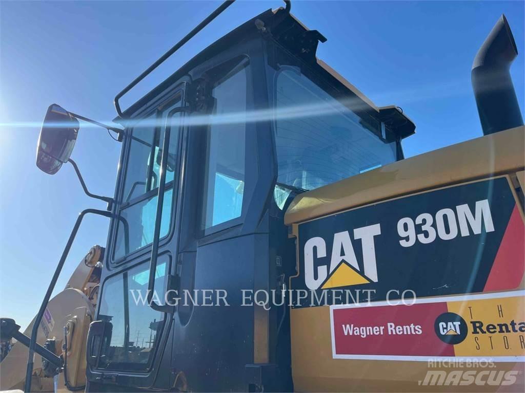 CAT 930M Gumikerekes homlokrakodók