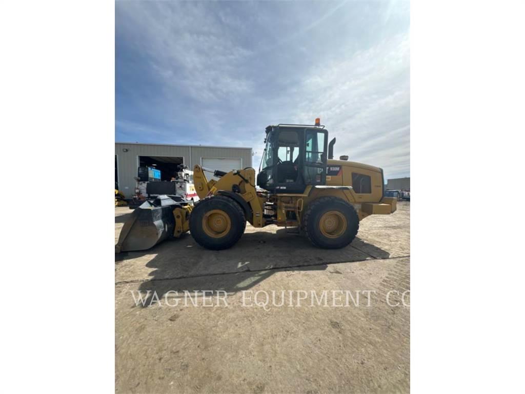 CAT 930M Gumikerekes homlokrakodók