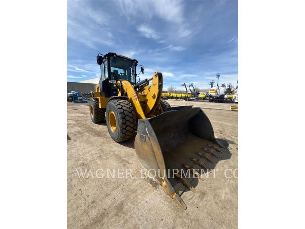 CAT 930M Gumikerekes homlokrakodók