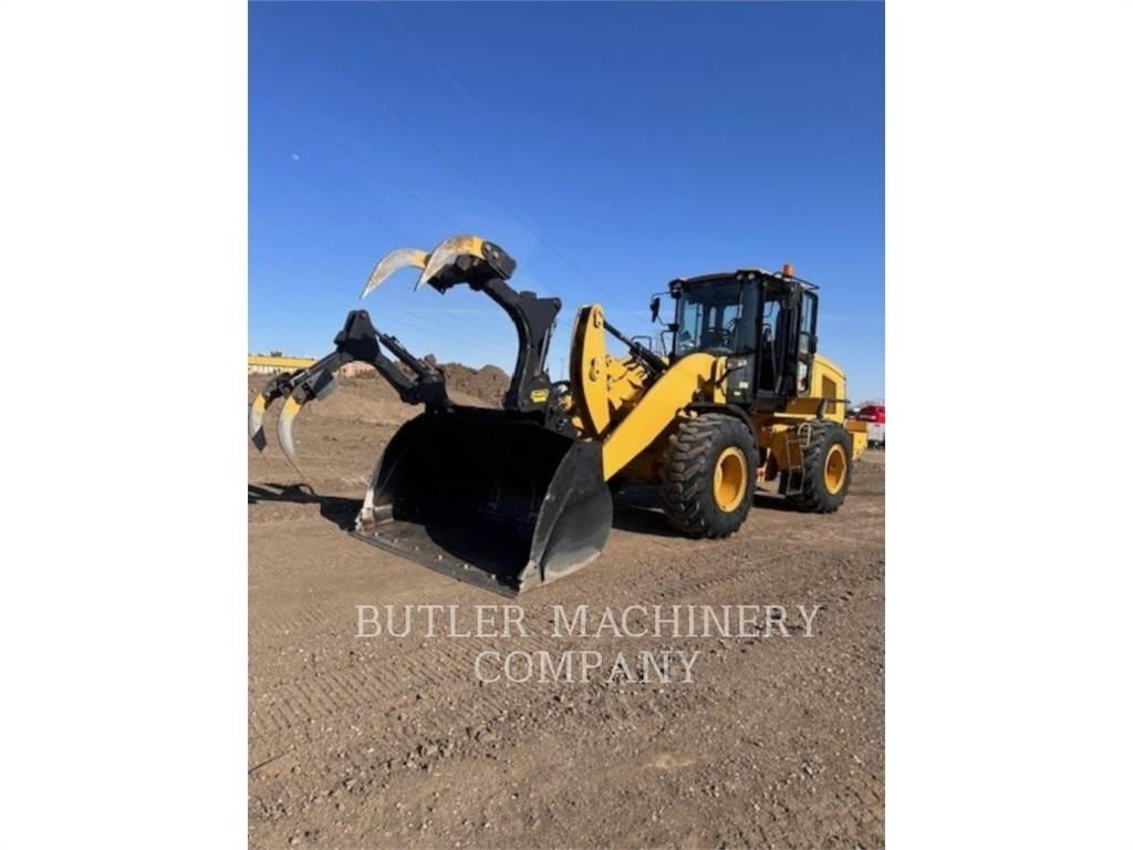 CAT 930M Gumikerekes homlokrakodók