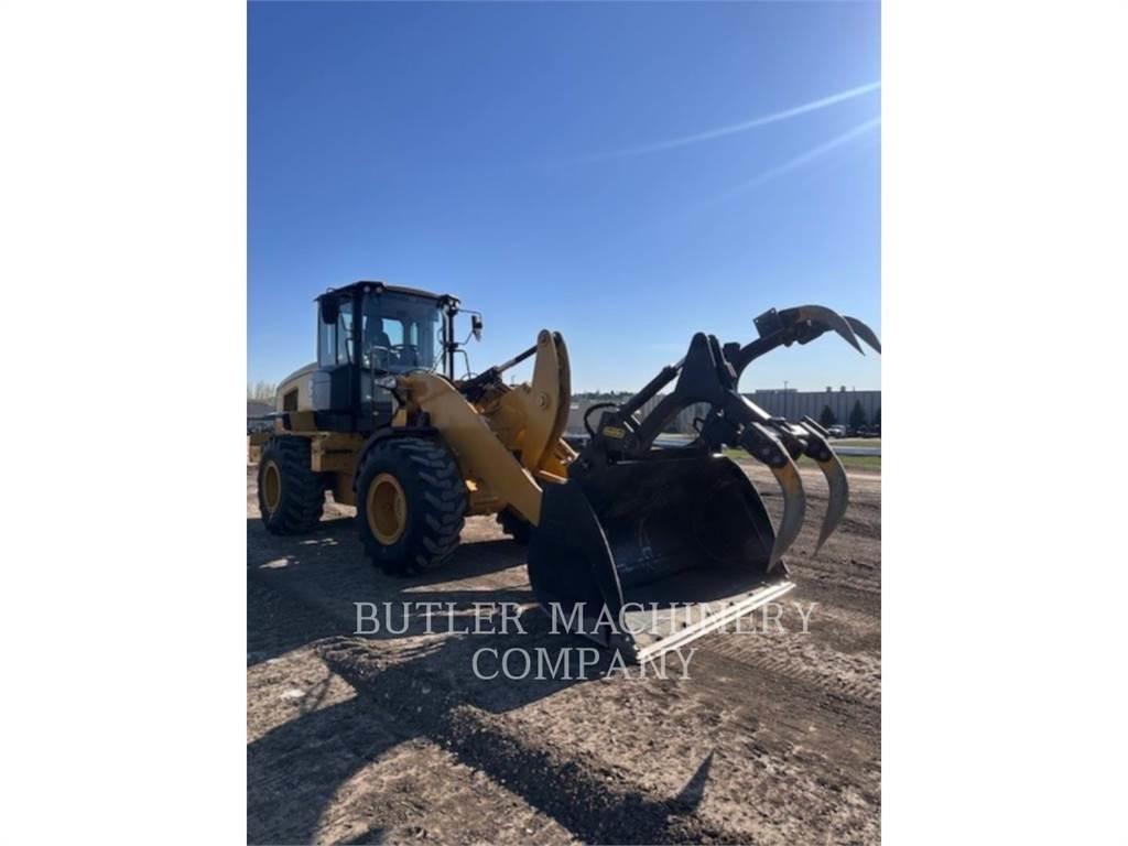 CAT 930M Gumikerekes homlokrakodók
