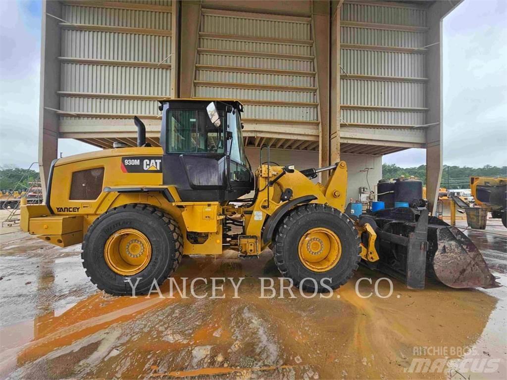 CAT 930M Gumikerekes homlokrakodók