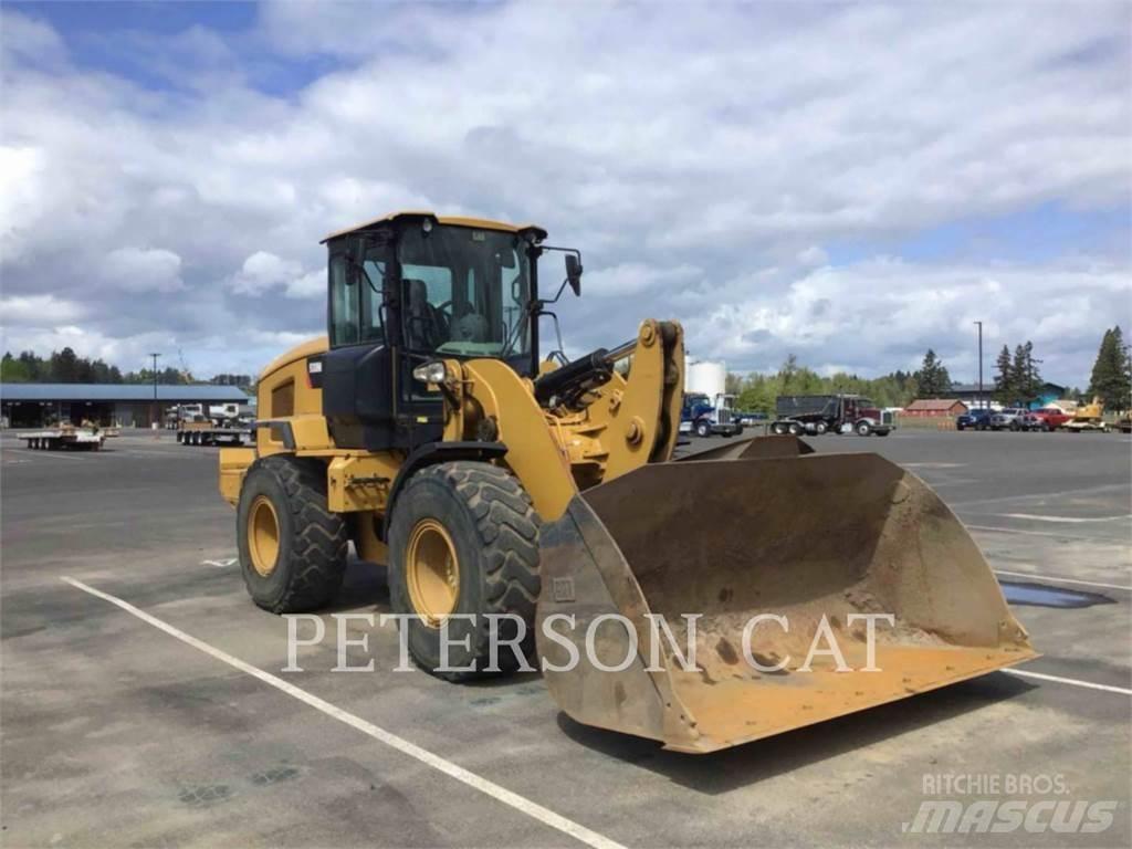 CAT 930M Gumikerekes homlokrakodók