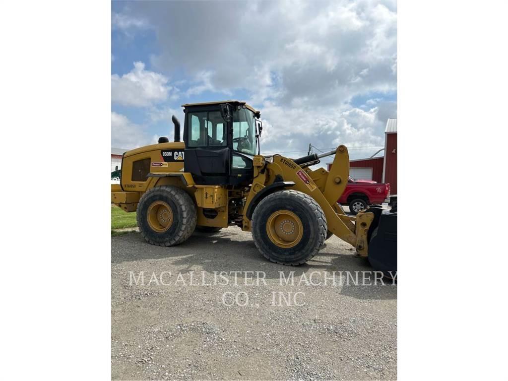 CAT 930M Gumikerekes homlokrakodók