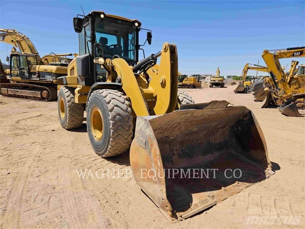 CAT 930M Gumikerekes homlokrakodók