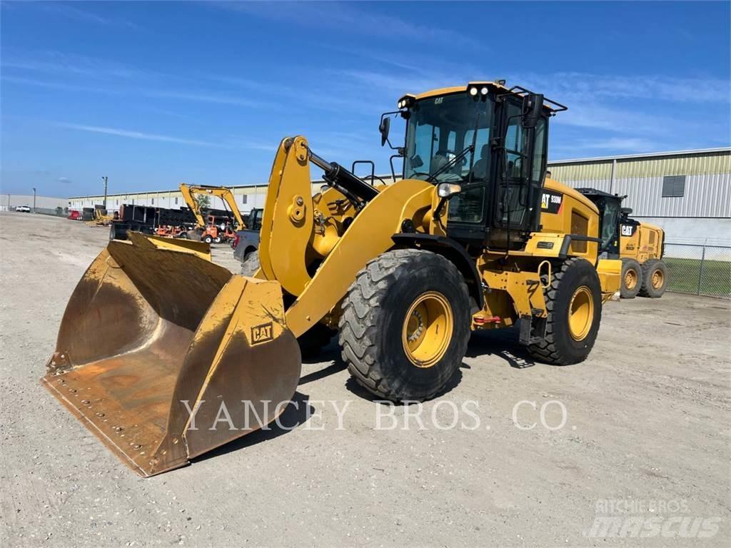 CAT 930M Gumikerekes homlokrakodók