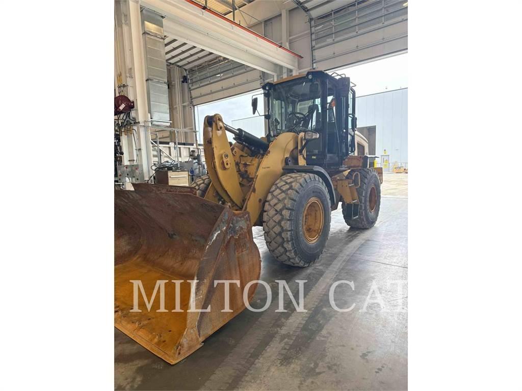 CAT 930M Gumikerekes homlokrakodók