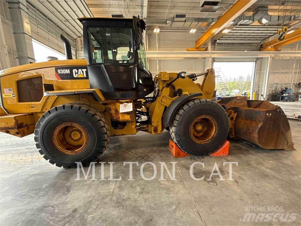 CAT 930M Gumikerekes homlokrakodók