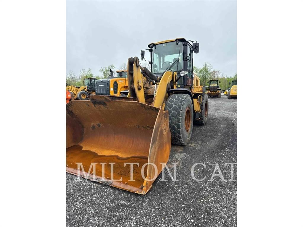 CAT 930M Gumikerekes homlokrakodók