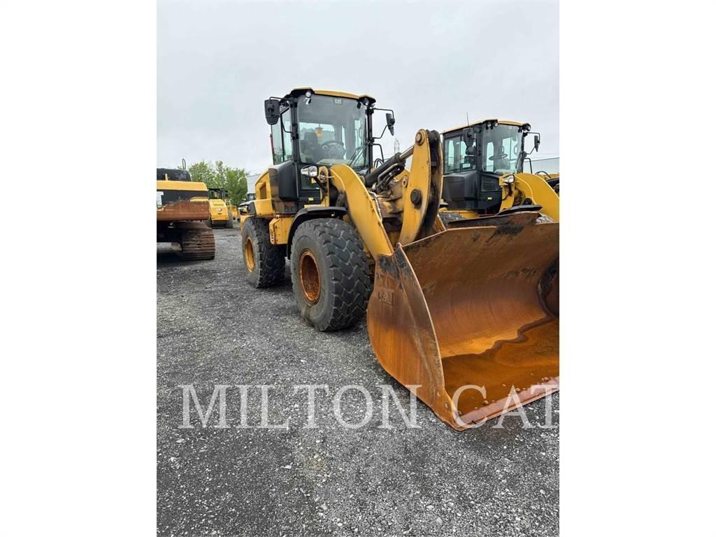 CAT 930M Gumikerekes homlokrakodók