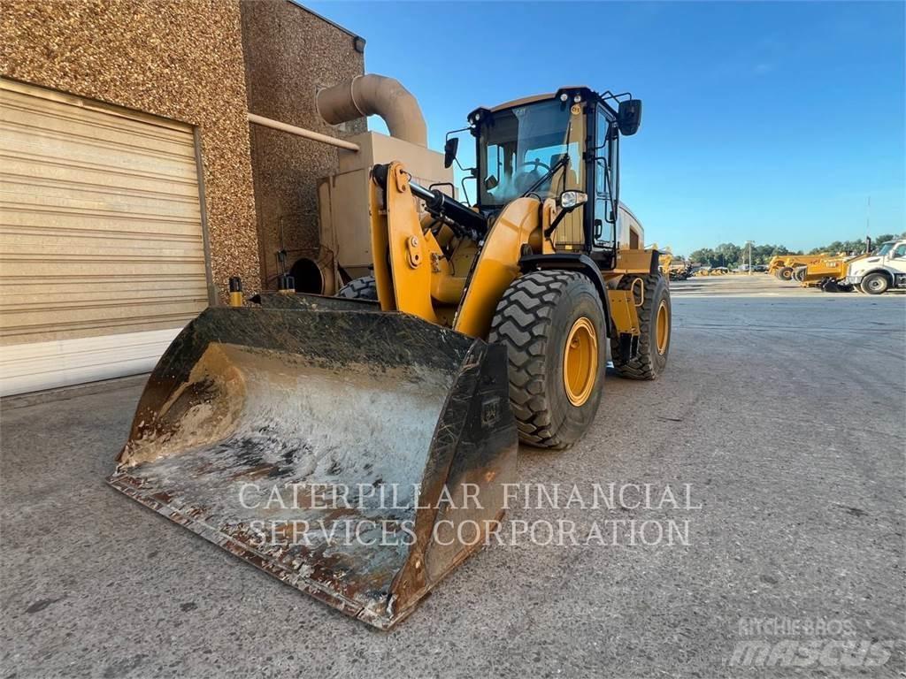 CAT 930M Gumikerekes homlokrakodók