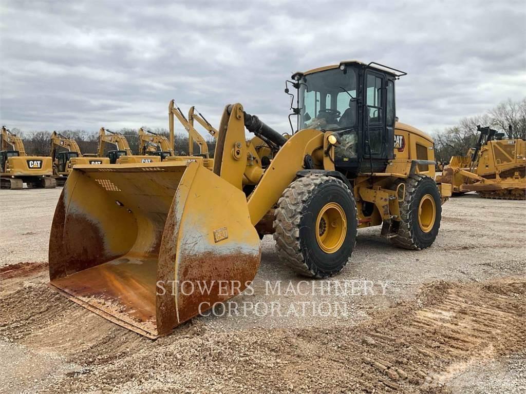 CAT 930M Gumikerekes homlokrakodók