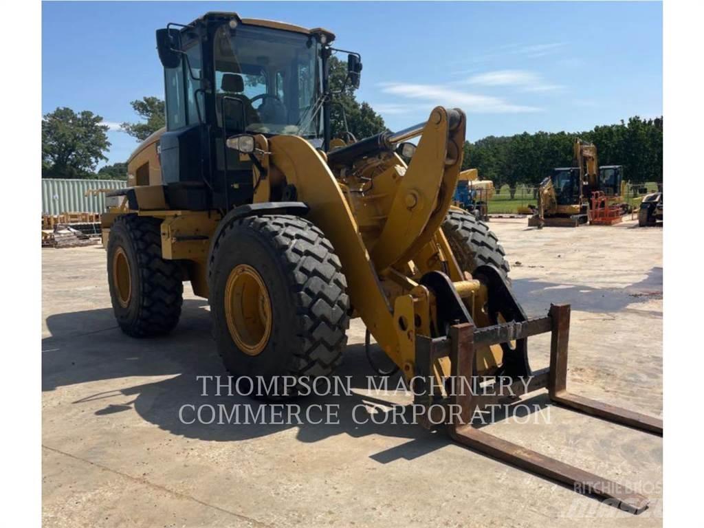 CAT 930M Gumikerekes homlokrakodók