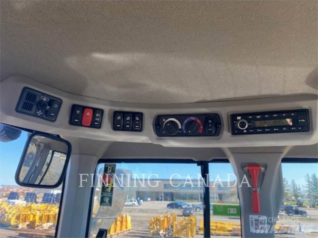 CAT 930M Gumikerekes homlokrakodók