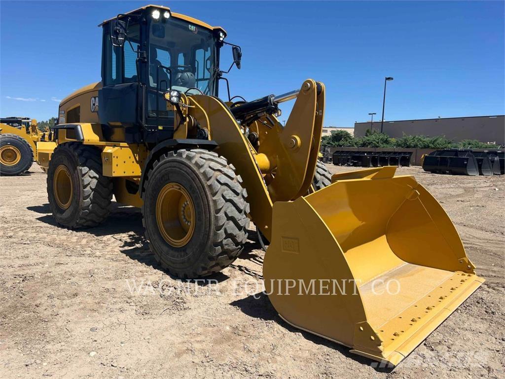 CAT 930M Gumikerekes homlokrakodók