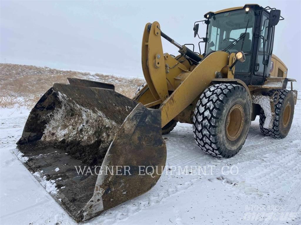 CAT 930M Gumikerekes homlokrakodók