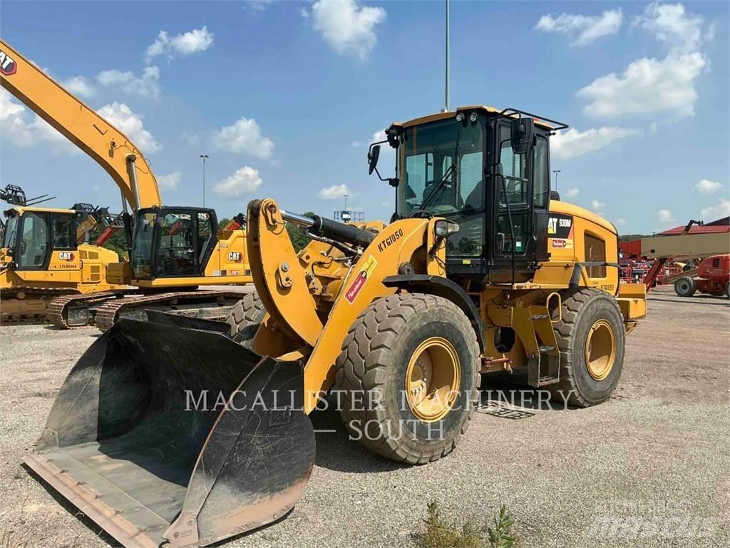 CAT 930M Gumikerekes homlokrakodók
