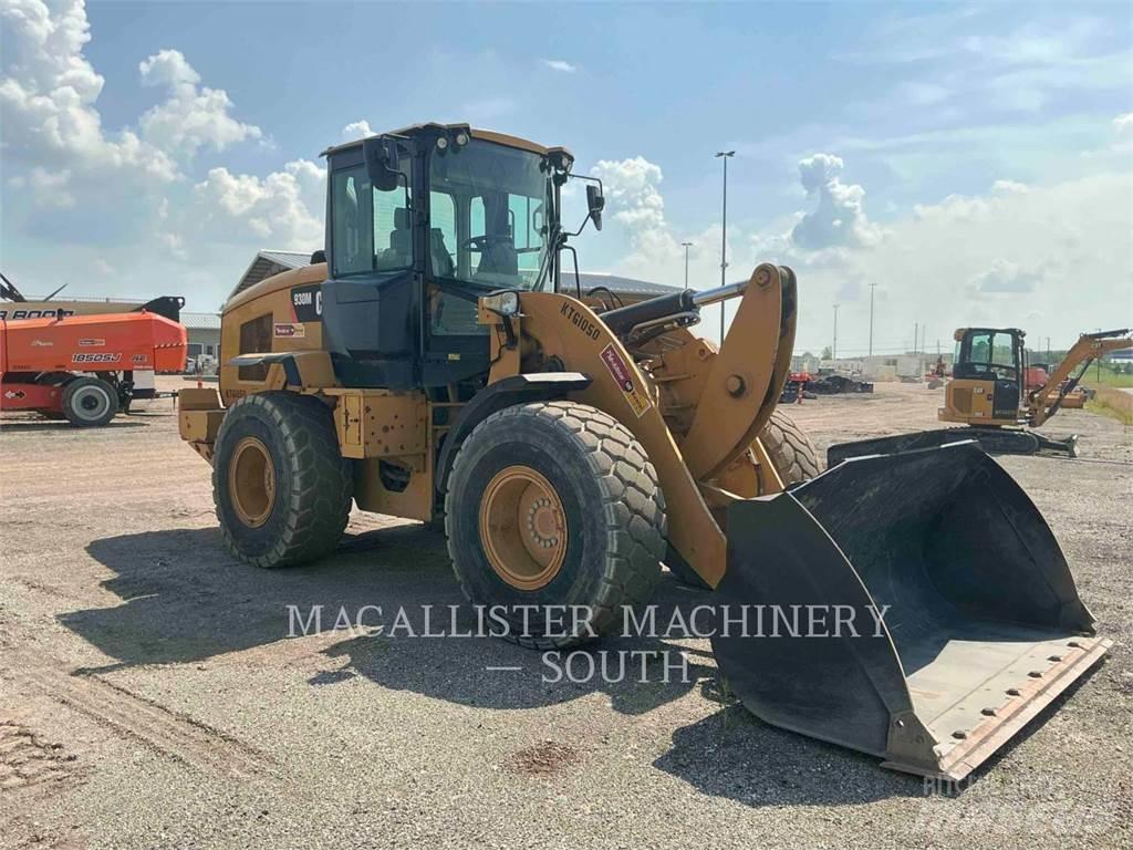 CAT 930M Gumikerekes homlokrakodók