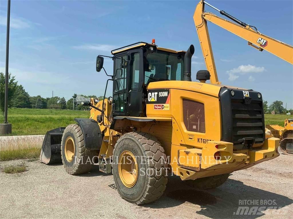 CAT 930M Gumikerekes homlokrakodók