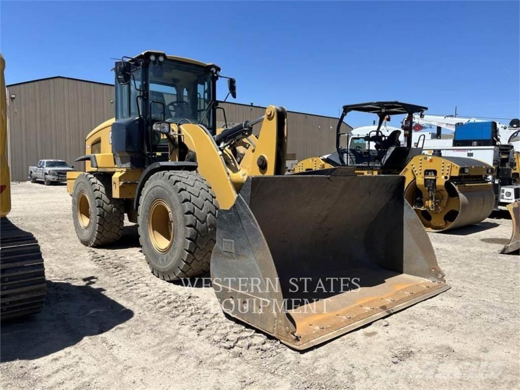 CAT 930M Gumikerekes homlokrakodók