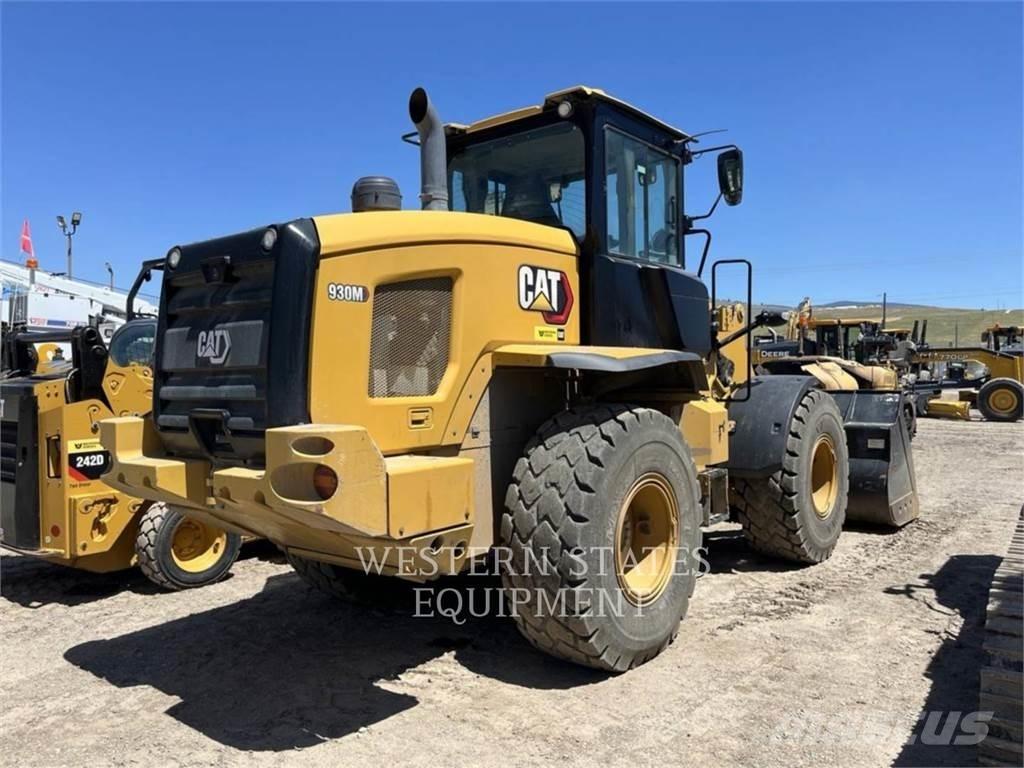 CAT 930M Gumikerekes homlokrakodók