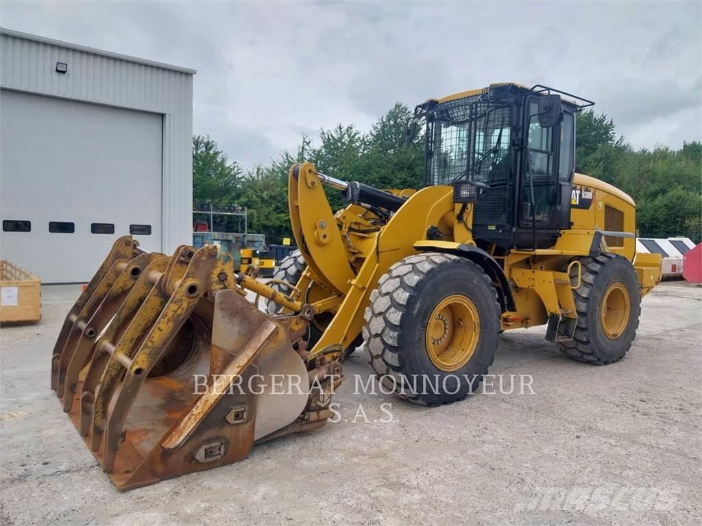 CAT 930M Gumikerekes homlokrakodók