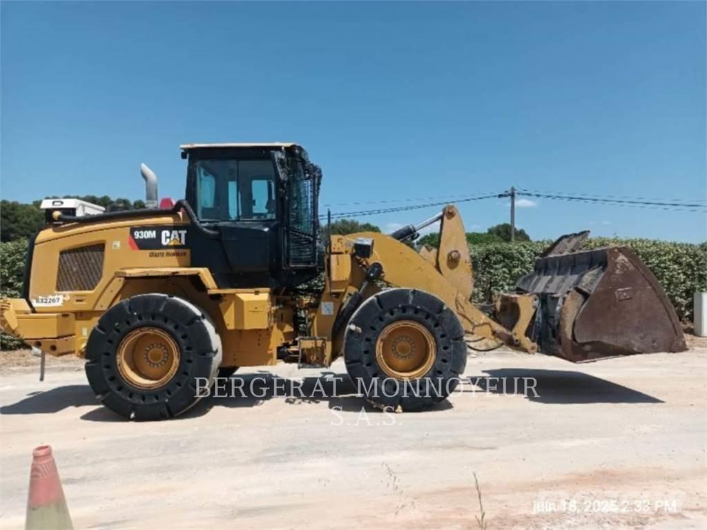 CAT 930M Gumikerekes homlokrakodók
