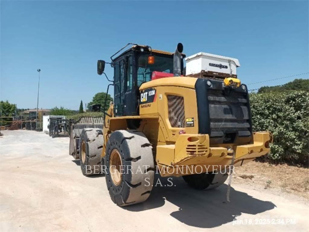 CAT 930M Gumikerekes homlokrakodók