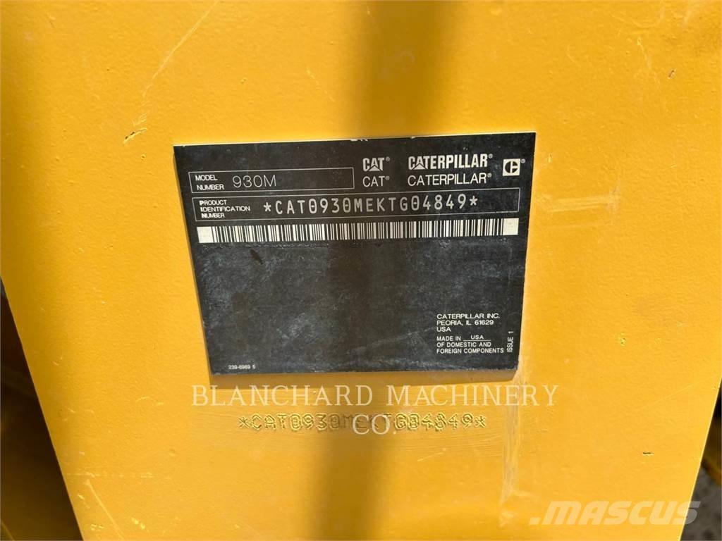 CAT 930M Gumikerekes homlokrakodók