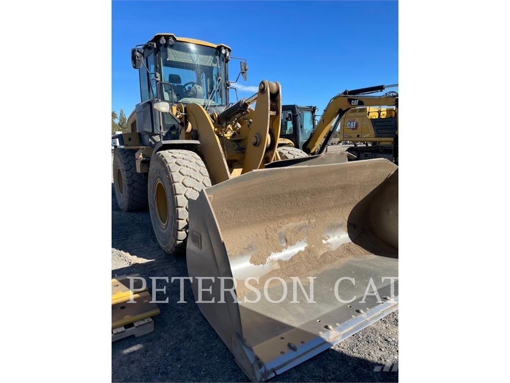 CAT 930M Gumikerekes homlokrakodók