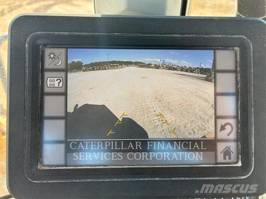 CAT 930M Gumikerekes homlokrakodók