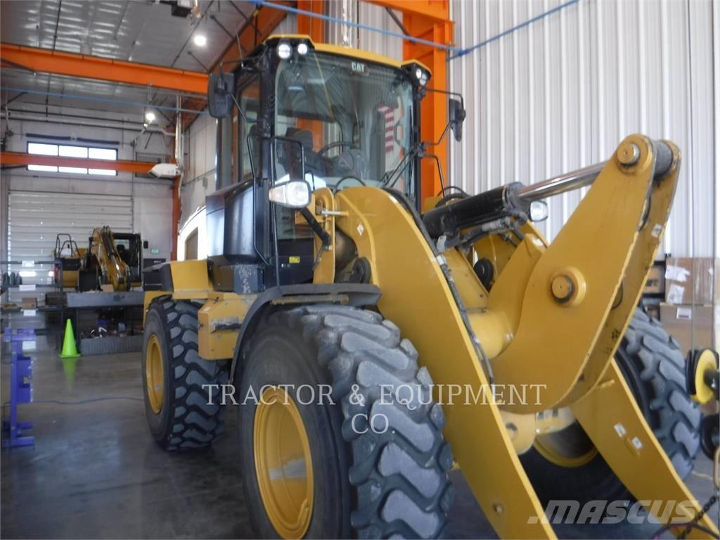 CAT 930M Gumikerekes homlokrakodók