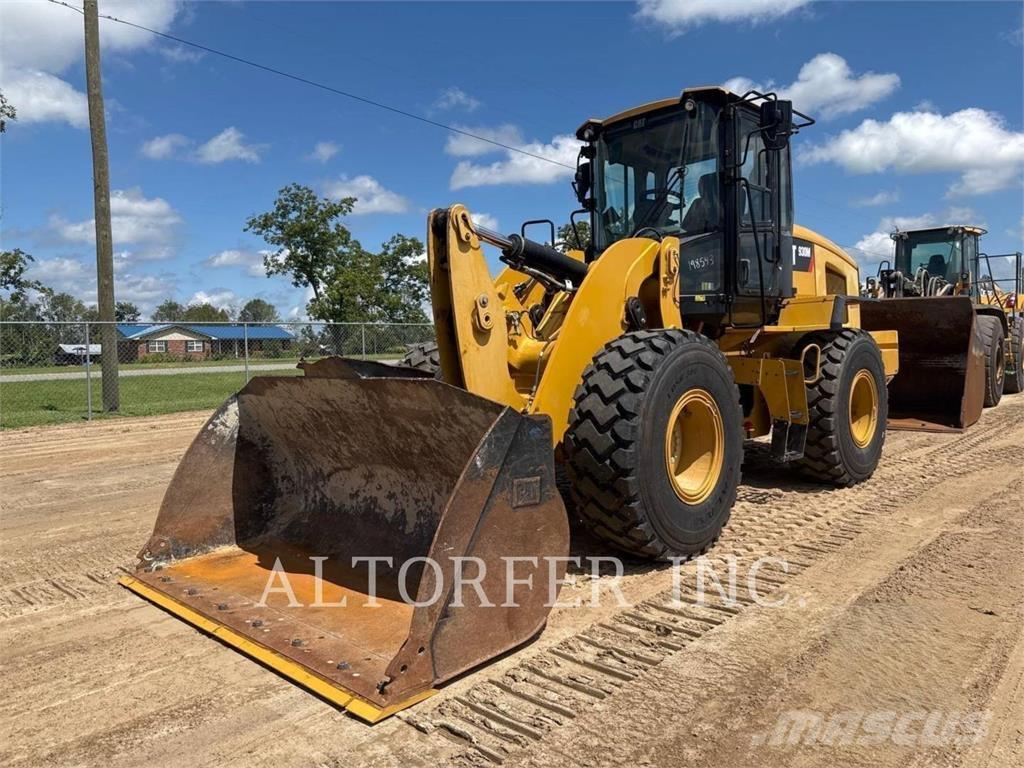 CAT 930M Gumikerekes homlokrakodók