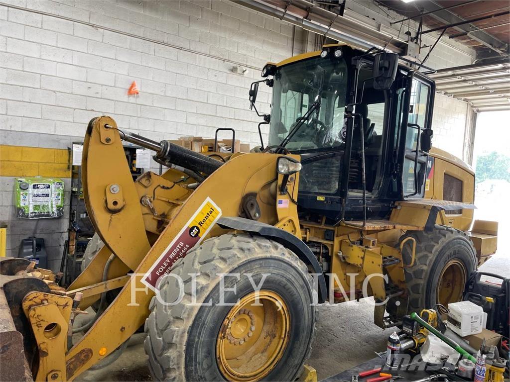 CAT 930M Gumikerekes homlokrakodók