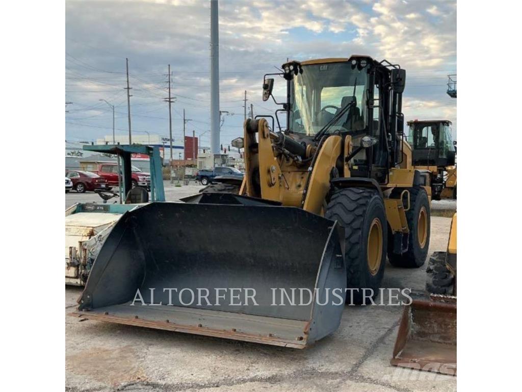 CAT 930M Gumikerekes homlokrakodók