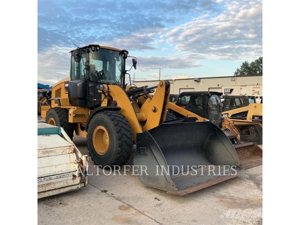 CAT 930M Gumikerekes homlokrakodók