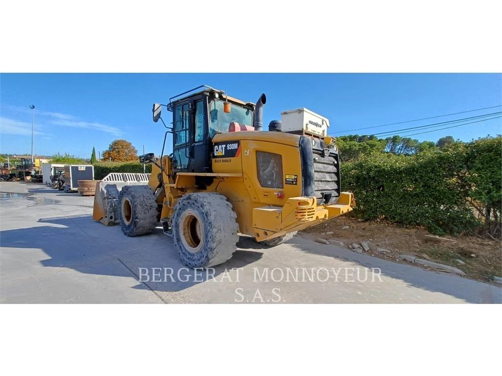 CAT 930M Gumikerekes homlokrakodók