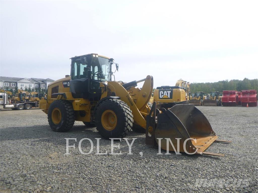 CAT 930M Gumikerekes homlokrakodók