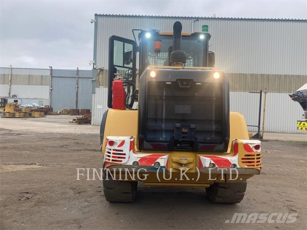 CAT 930M Gumikerekes homlokrakodók
