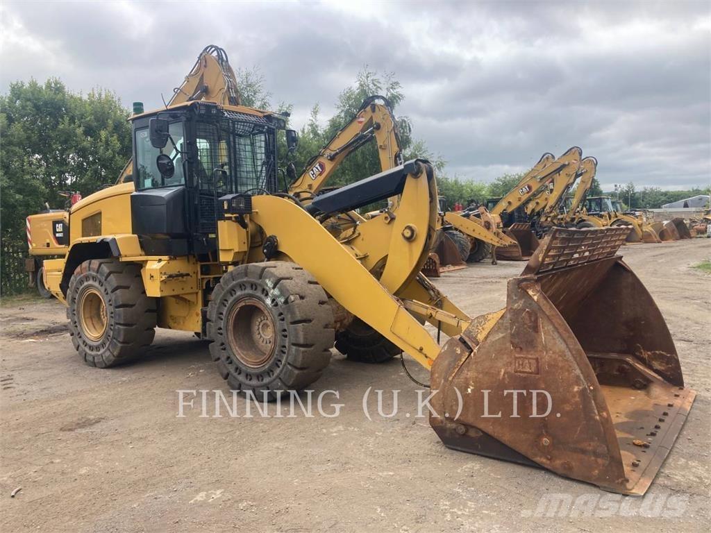 CAT 930M Gumikerekes homlokrakodók