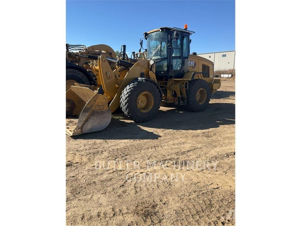 CAT 930M Gumikerekes homlokrakodók